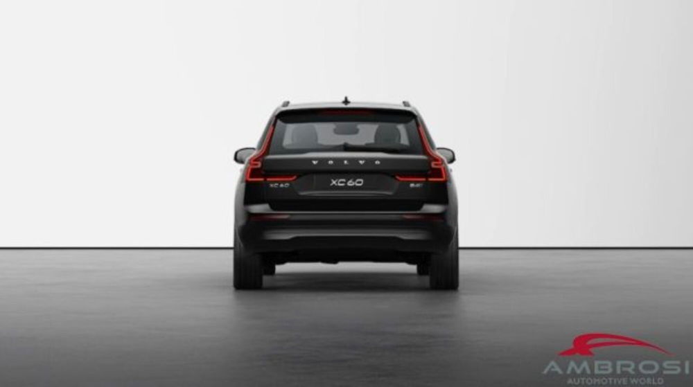 Volvo XC60 B4 (d) AWD automatico Essential nuova a Corciano (5)