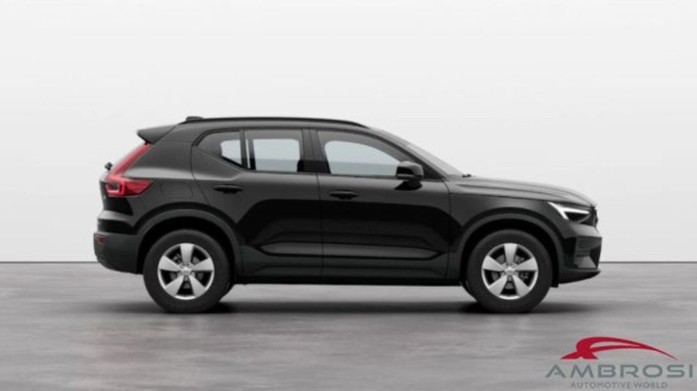 Volvo XC40 B3 automatico Essential  nuova a Corciano (2)