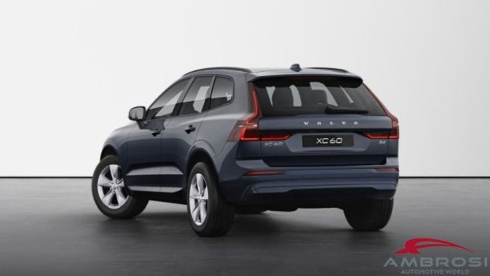 Volvo XC60 B4 automatico Essential  nuova a Corciano (3)