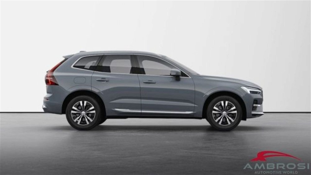 Volvo XC60 T6 Recharge AWD Plug-in Hybrid automatico Essential nuova a Corciano (2)