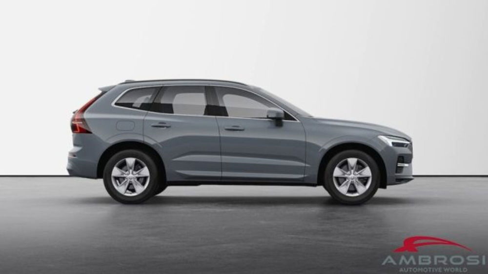 Volvo XC60 B4 automatico Core  nuova a Corciano (2)