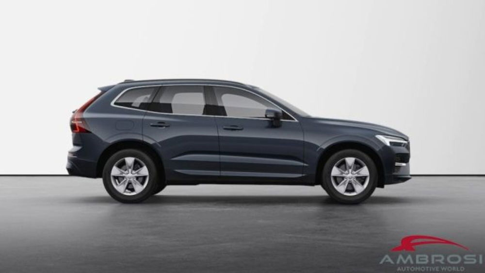 Volvo XC60 B4 automatico Core  nuova a Corciano (2)