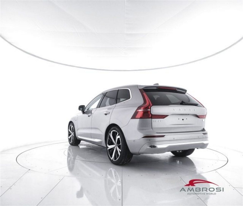 Volvo XC60 T6 Recharge AWD Plug-in Hybrid aut. Ultimate Bright nuova a Corciano (4)