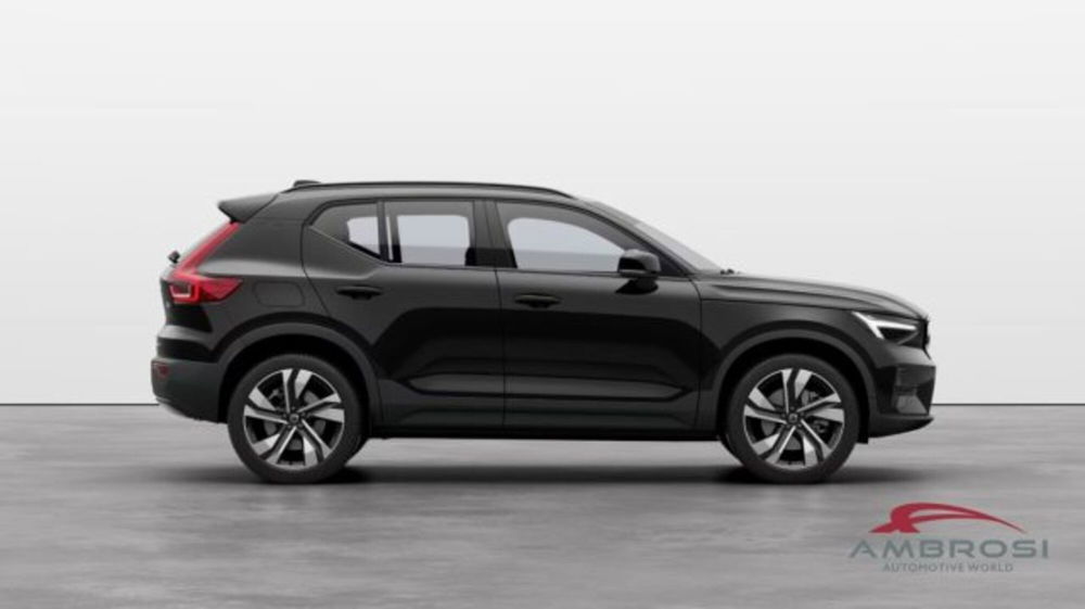 Volvo XC40 B3 automatico Ultimate Dark  nuova a Corciano (4)