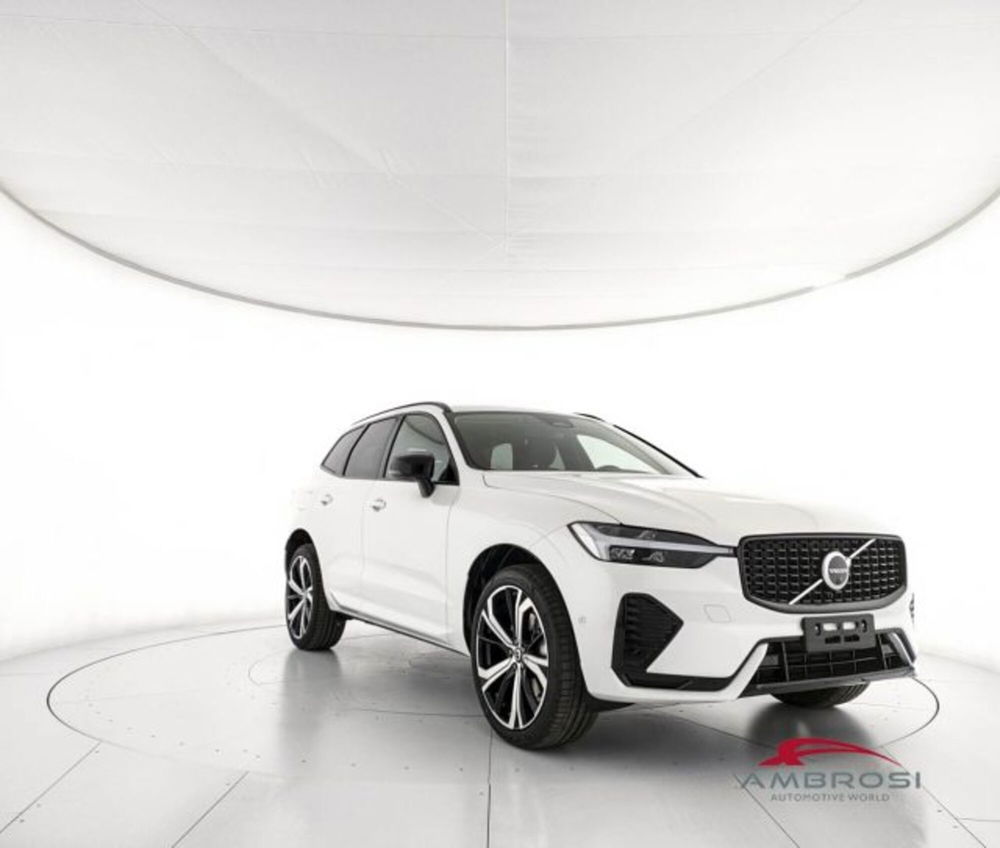 Volvo XC60 B4 (d) AWD automatico Ultimate Dark nuova a Corciano (2)