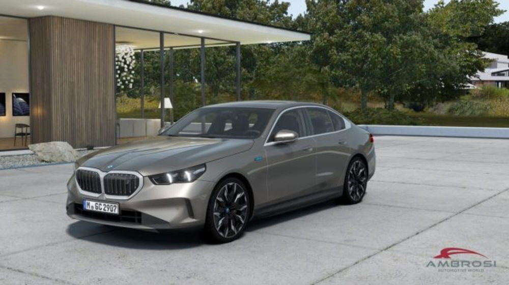 BMW i5 Touring nuova a Perugia