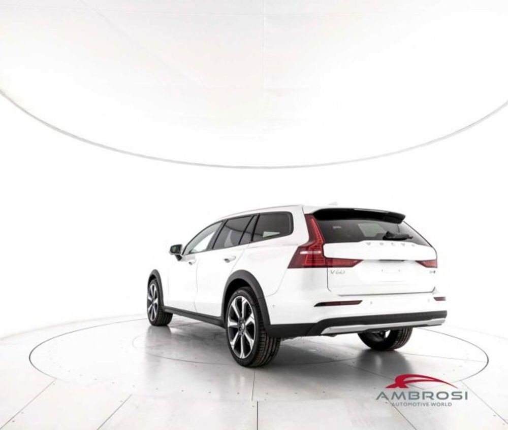 Volvo V60 Cross Country B4 (d) AWD automatico Ultimate nuova a Corciano (4)