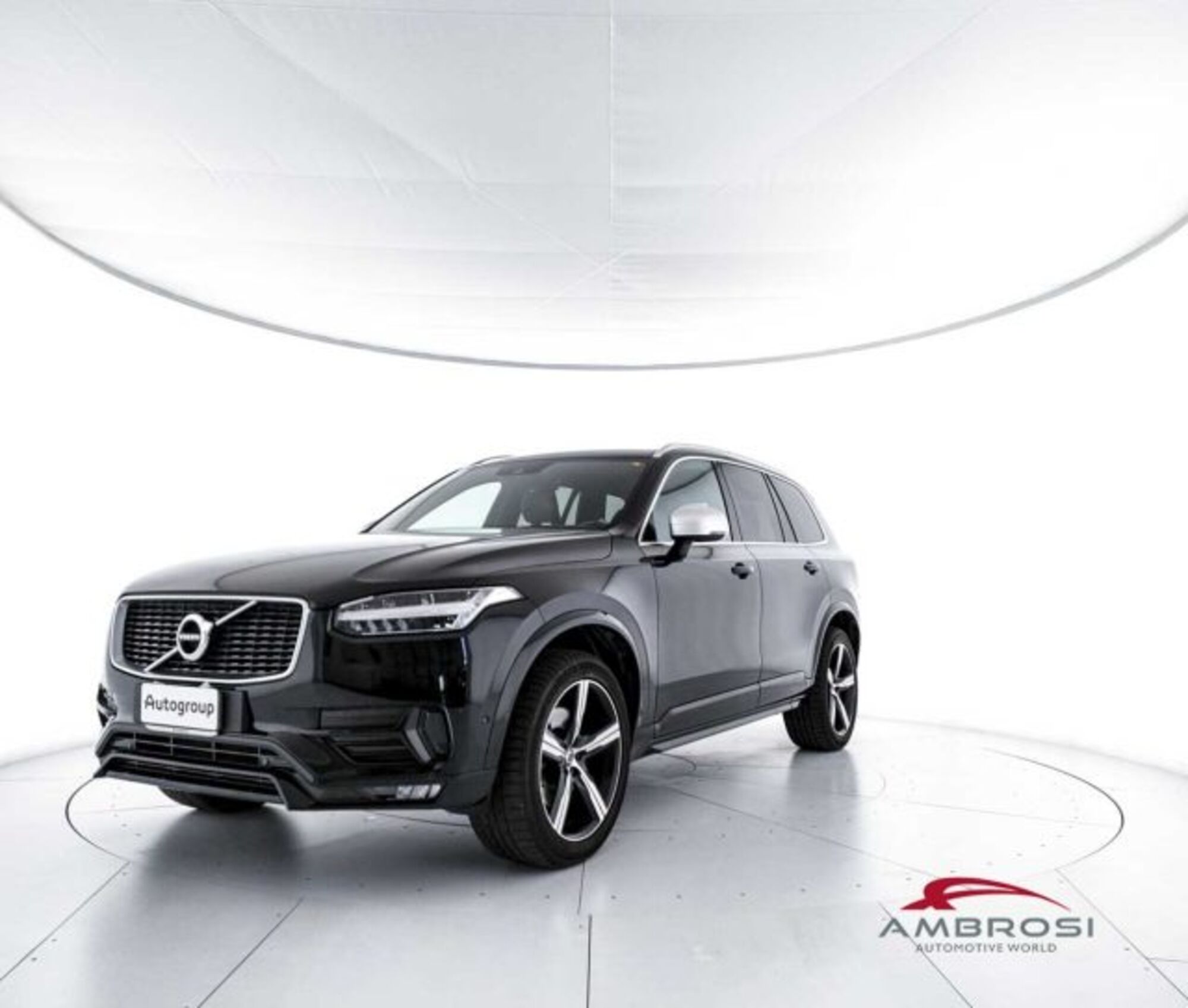 Volvo XC90 D5 AWD Geartronic R-design  del 2016 usata a Corciano