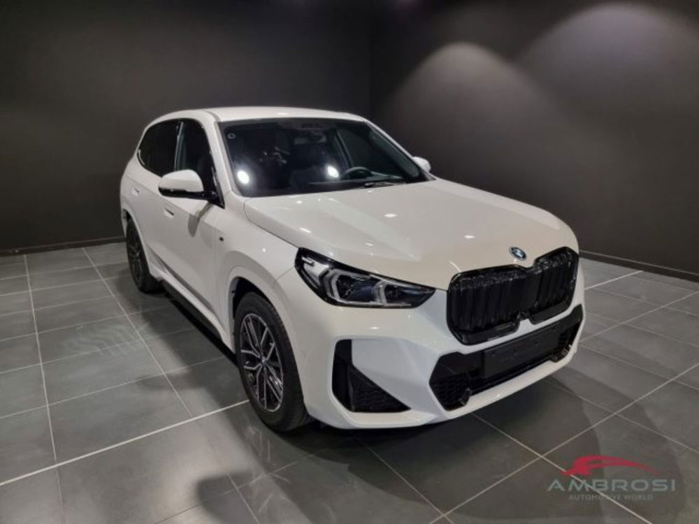 BMW iX1 iX1 xDrive 20 xLine nuova a Corciano (2)