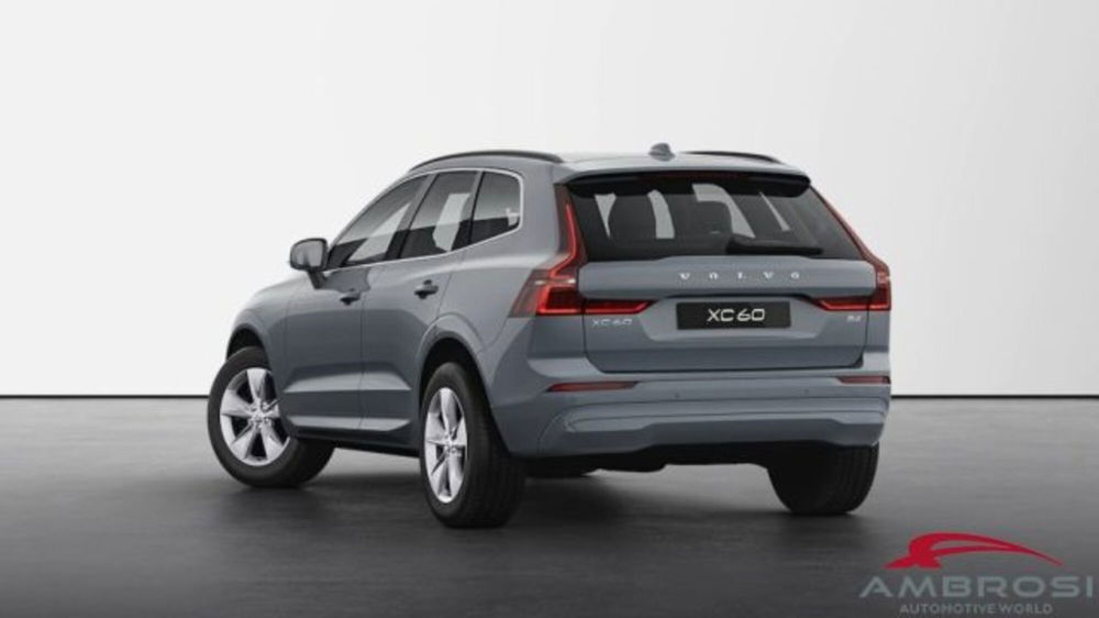 Volvo XC60 B4 automatico Core  nuova a Corciano (3)