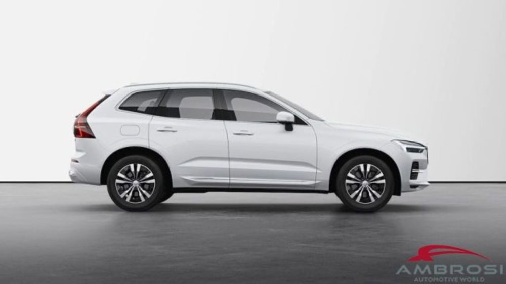 Volvo XC60 T6 Recharge AWD Plug-in Hybrid automatico Essential nuova a Corciano (2)