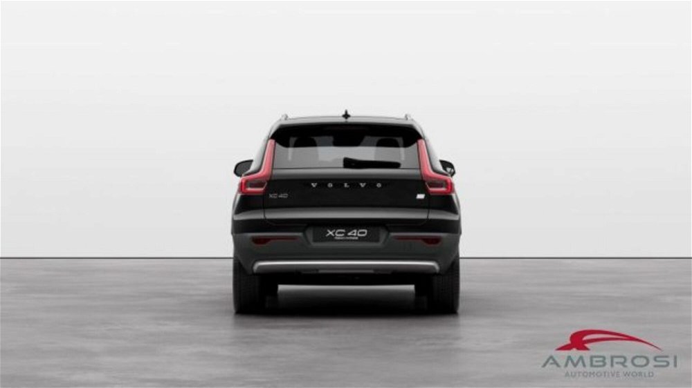 Volvo XC40 T4 Recharge Plug-in Hybrid automatico Essential nuova a Corciano (5)