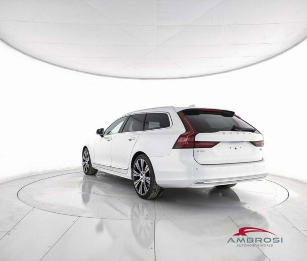 Volvo V90 B4 automatico Plus Bright  nuova a Corciano (4)