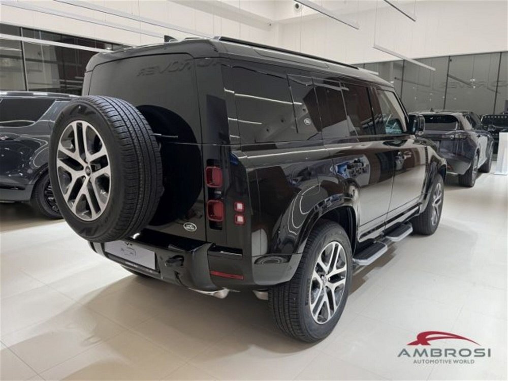 Land Rover Defender 110 2.0 si4 phev X-Dynamic SE awd auto nuova a Corciano (3)