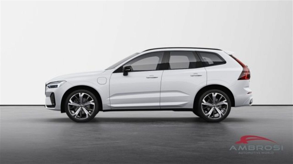 Volvo XC60 T6 Recharge AWD Plug-in Hybrid aut. Ultimate Dark nuova a Corciano (2)