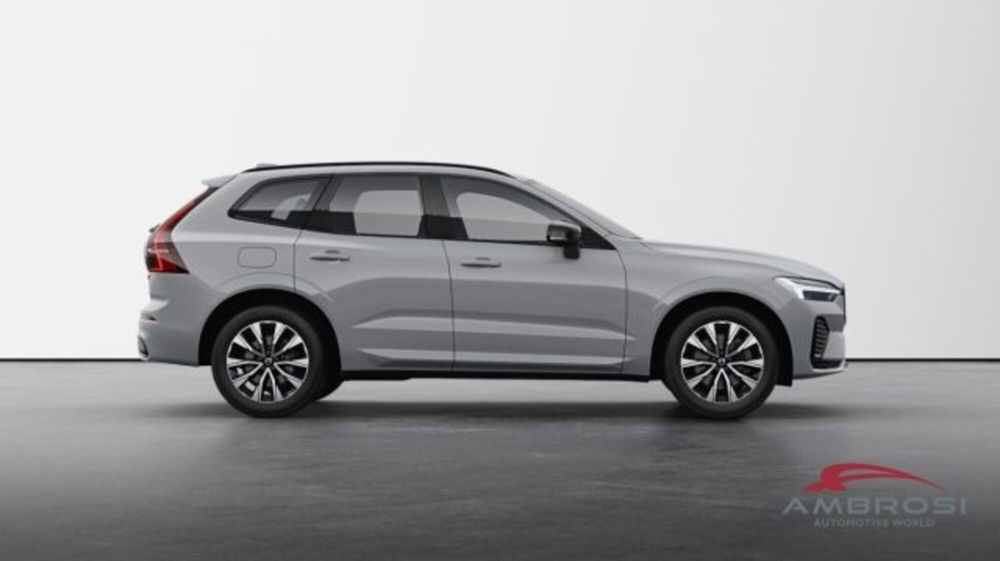 Volvo XC60 B4 (d) AWD automatico Plus Dark nuova a Corciano (4)