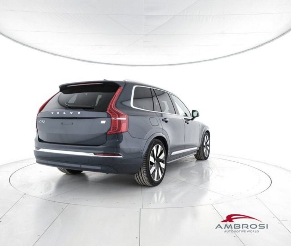 Volvo XC90 T8 Recharge AWD Plug-in Hybrid aut. 7p. Ultimate Bright nuova a Corciano (3)