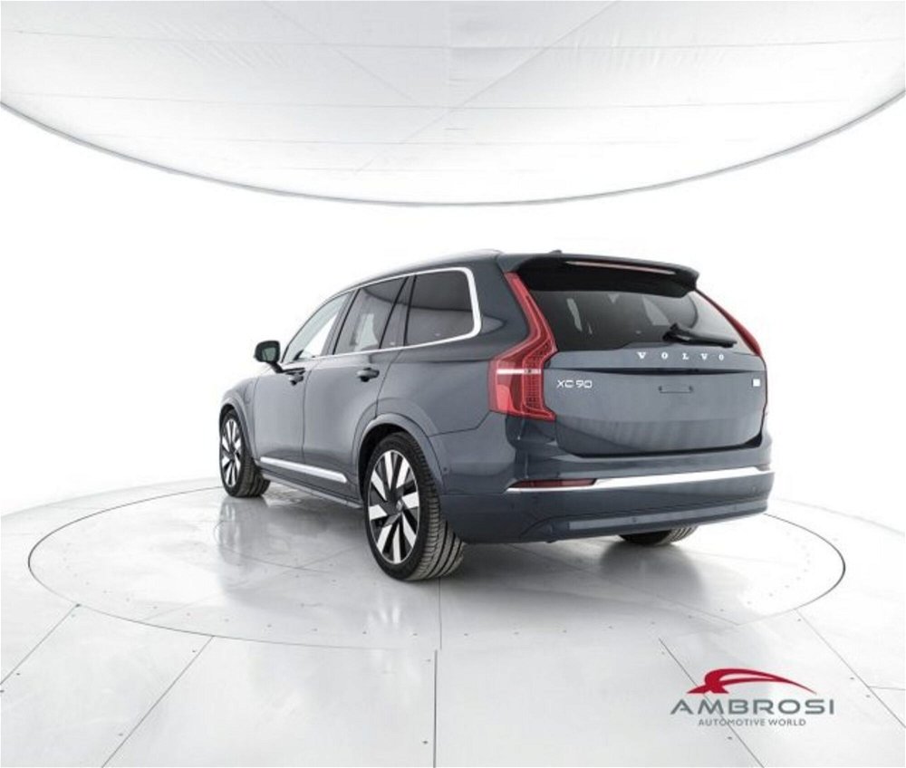 Volvo XC90 T8 Recharge AWD Plug-in Hybrid aut. 7p. Ultimate Bright nuova a Corciano (4)