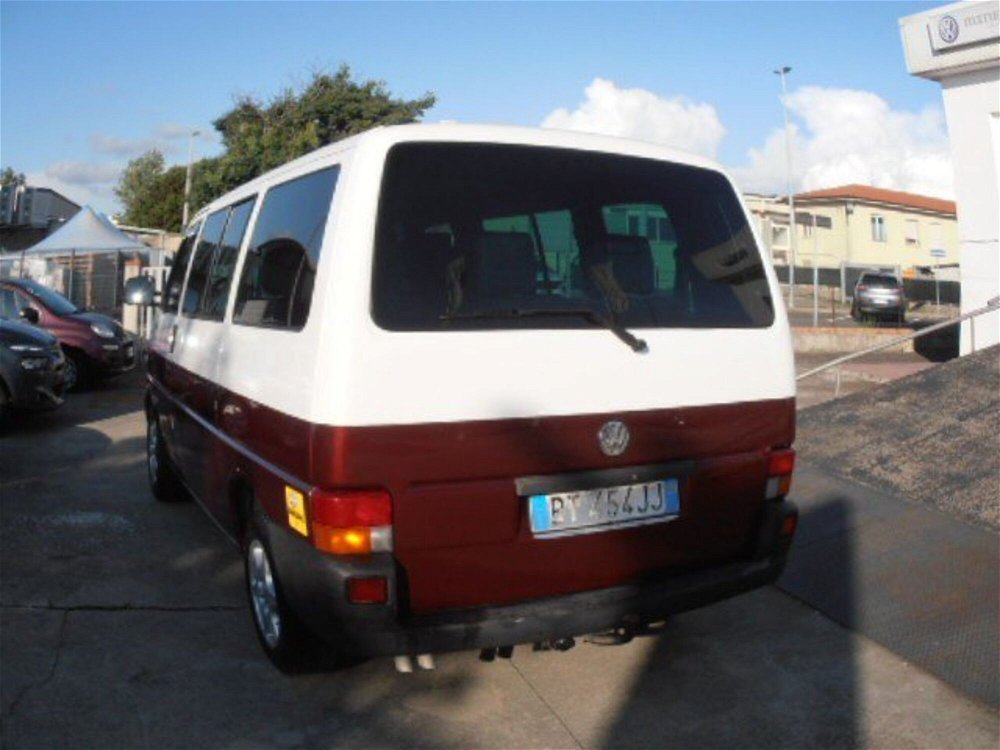 Volkswagen Veicoli Commerciali Transporter Furgone TDI/102CV cat Carav. Comfortl  del 2001 usata a San Vincenzo (2)