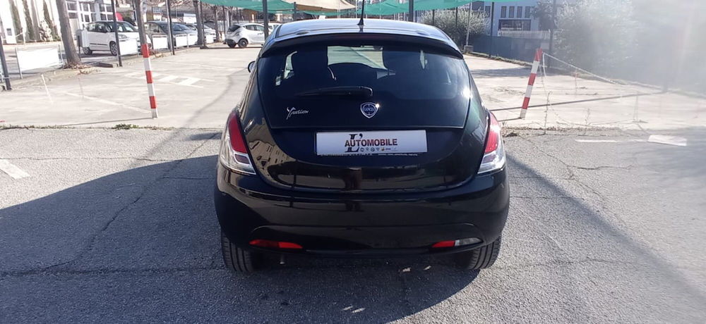 Lancia Ypsilon usata a Perugia (11)