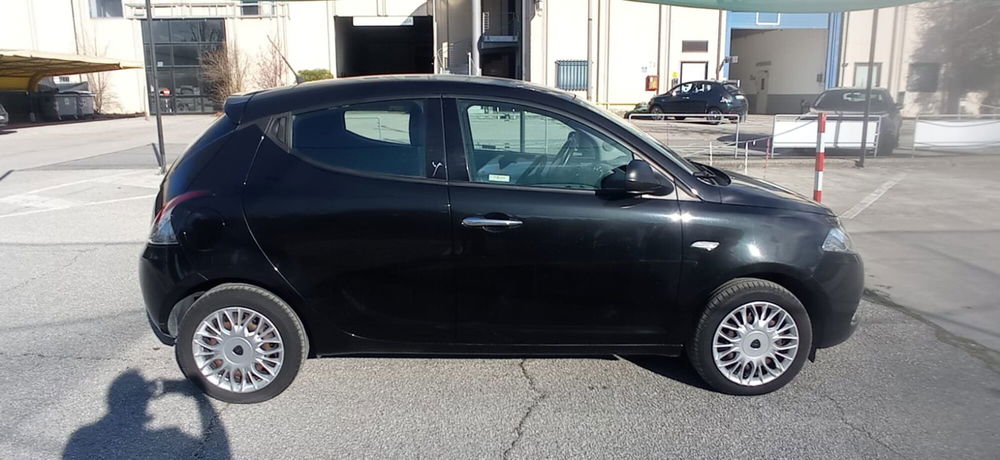 Lancia Ypsilon usata a Perugia (9)