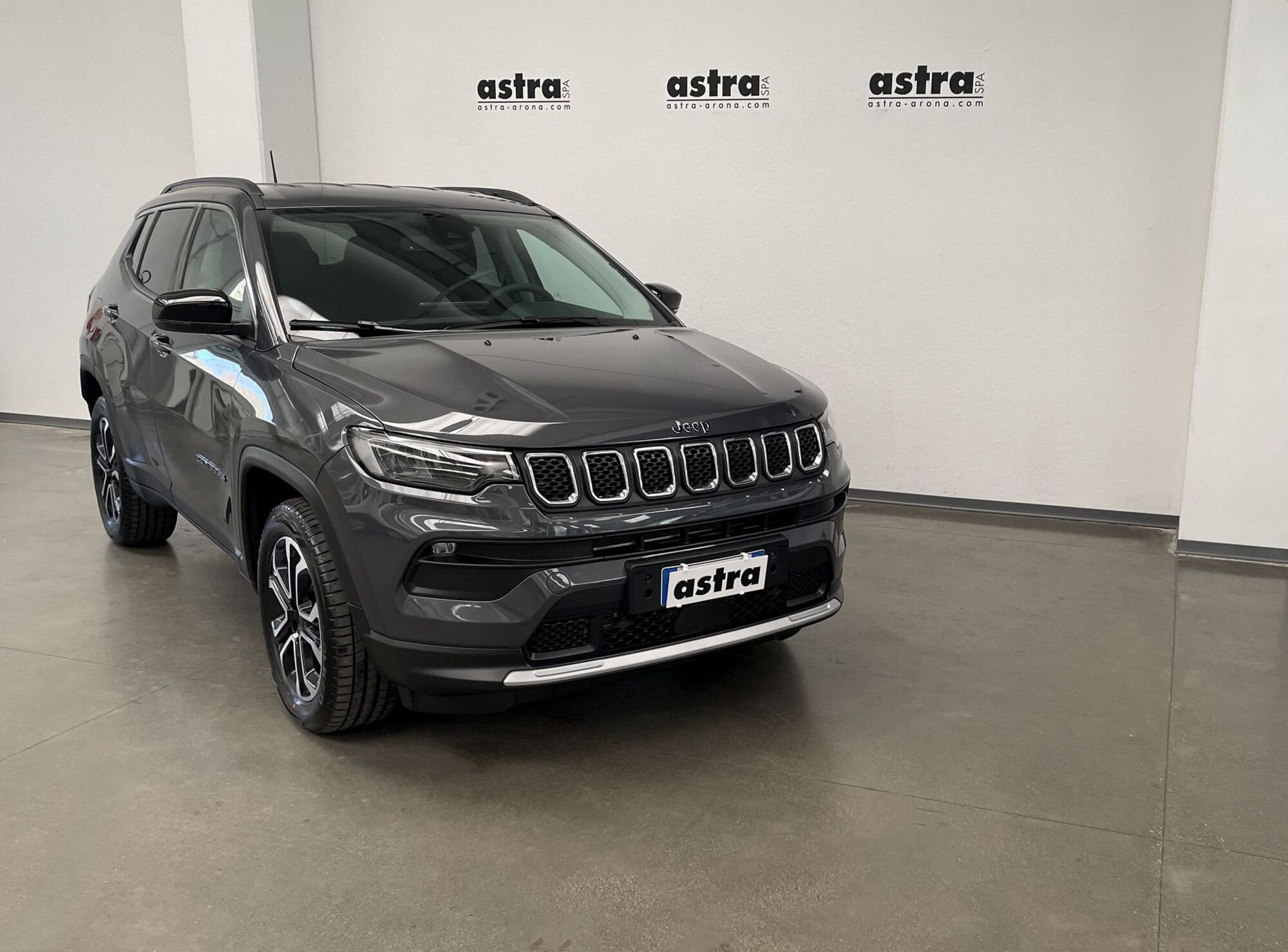 Jeep Compass 1.3 T4 190CV PHEV AT6 4xe Limited  del 2023 usata a Arona