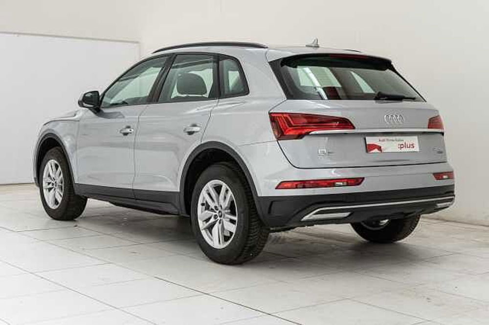 Audi Q5 40 TDI 204 CV quattro S tronic  del 2022 usata a Varese (2)