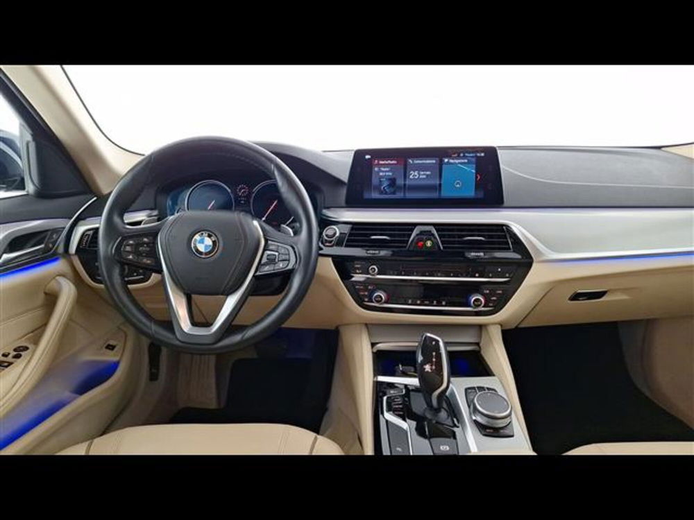 BMW Serie 5 Touring usata a Milano (9)