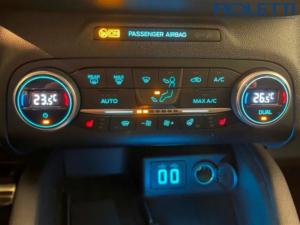 Ford Kuga 2.5 Plug In Hybrid 225 CV CVT 2WD ST-Line  del 2021 usata a Brescia (3)