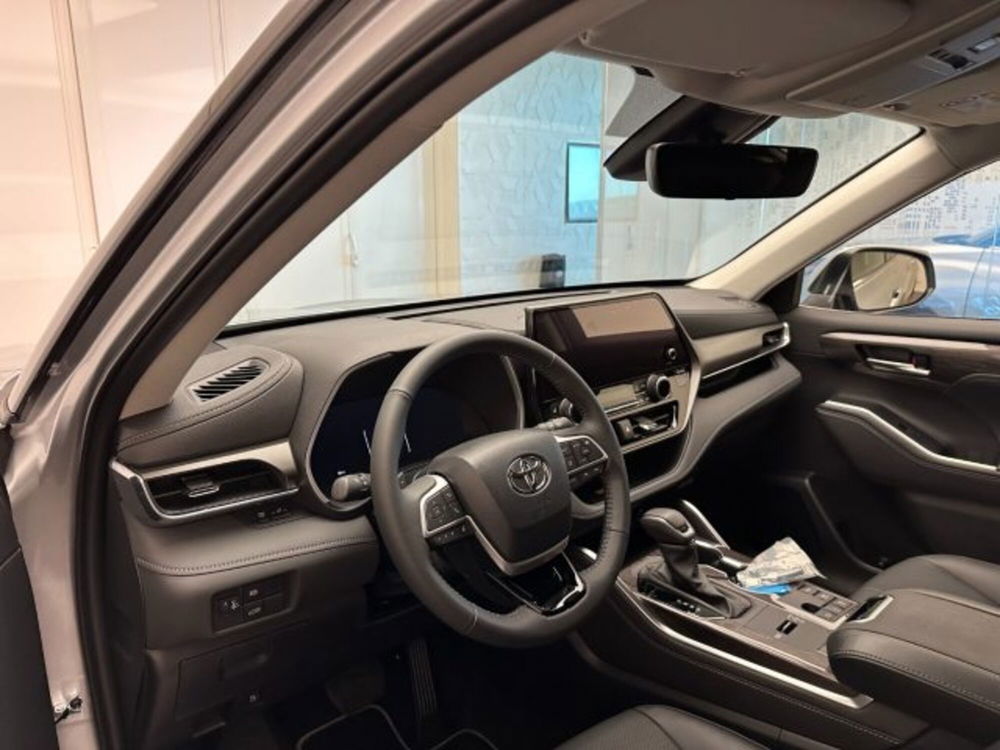 Toyota Highlander nuova a Cuneo (10)