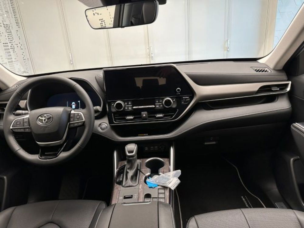 Toyota Highlander nuova a Cuneo (12)