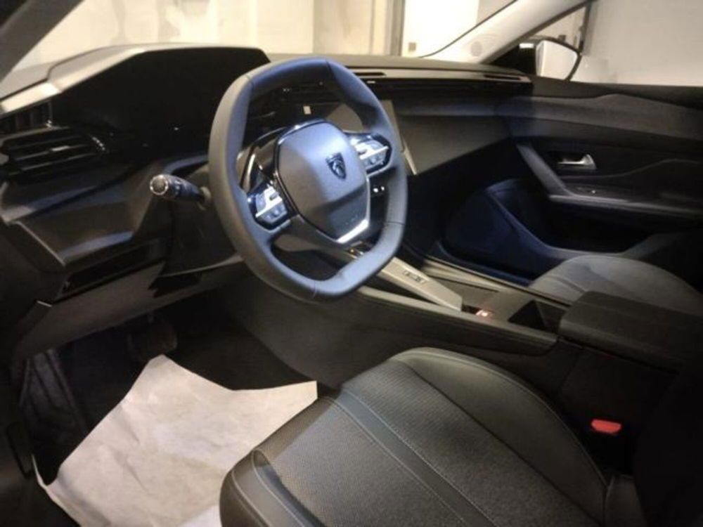 Peugeot 308 SW nuova a Savona (8)