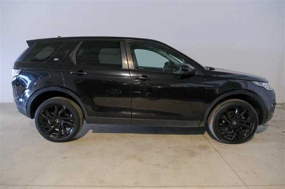Land Rover Discovery Sport 2.0 TD4 180 CV HSE Luxury  del 2016 usata a Pianopoli (5)