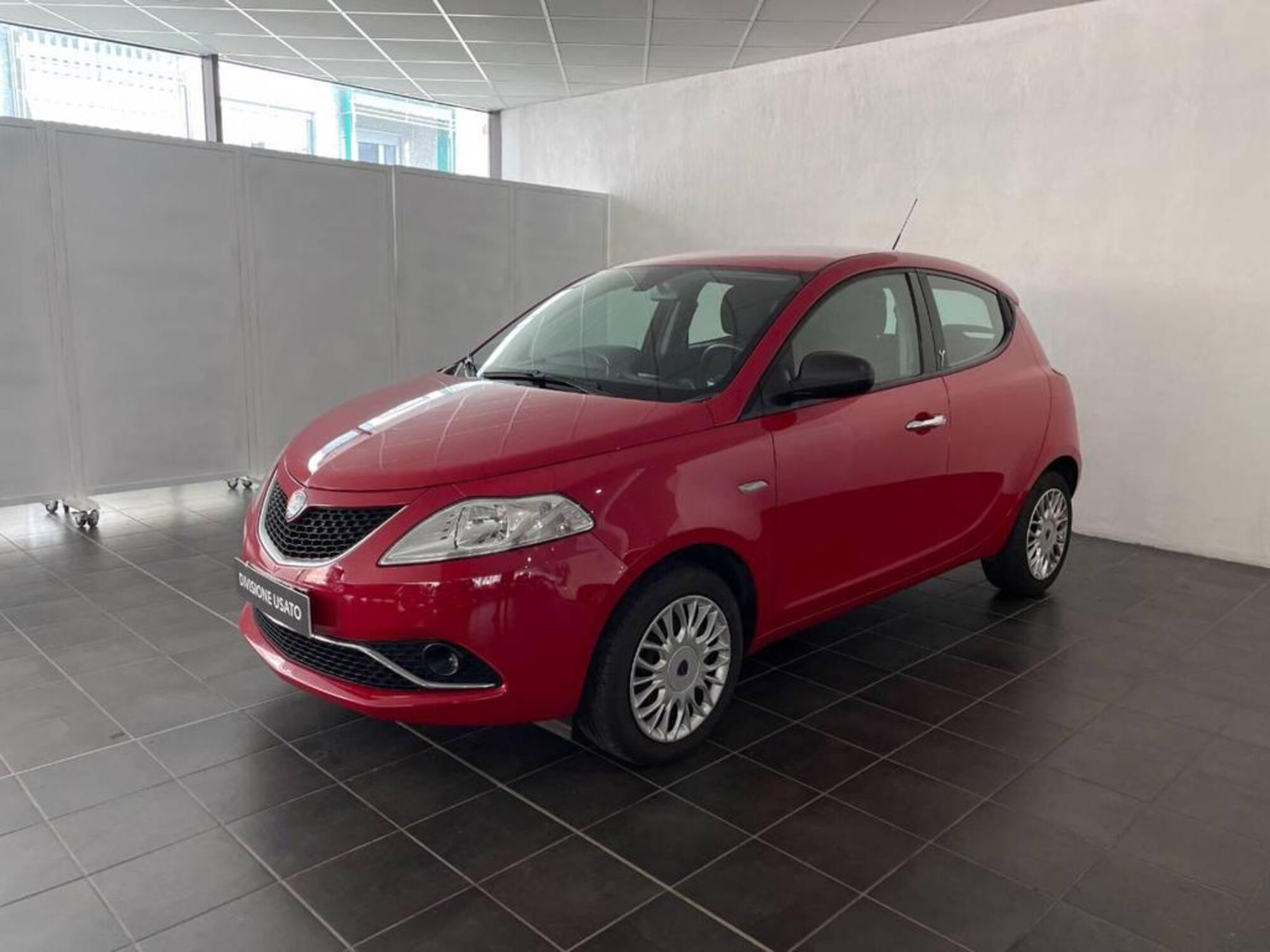 Lancia Ypsilon 1.2 69 CV 5 porte Silver  del 2017 usata a Torino