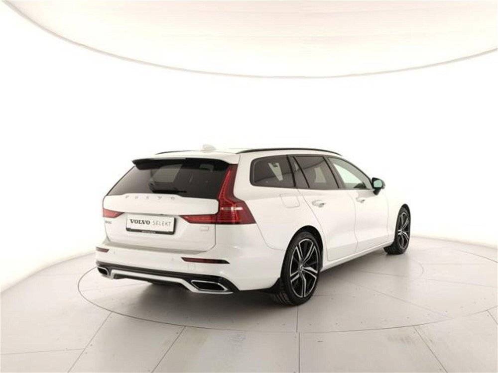 Volvo V60 T6 Recharge AWD Plug-in Hybrid Inscription  del 2022 usata a Modena (5)