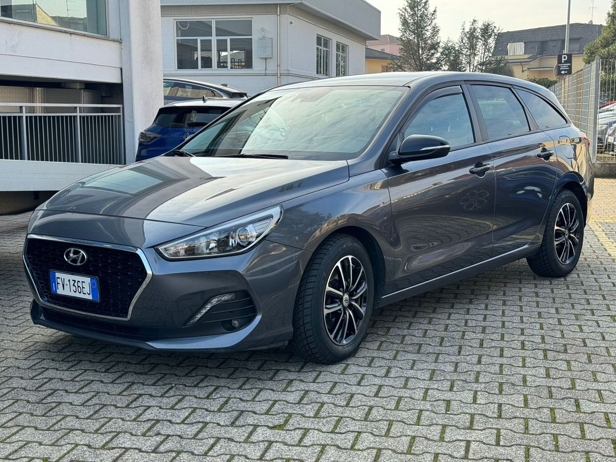 Hyundai i30 Station Wagon 1.6 CRDi 110CV Classic del 2019 usata a Vigevano