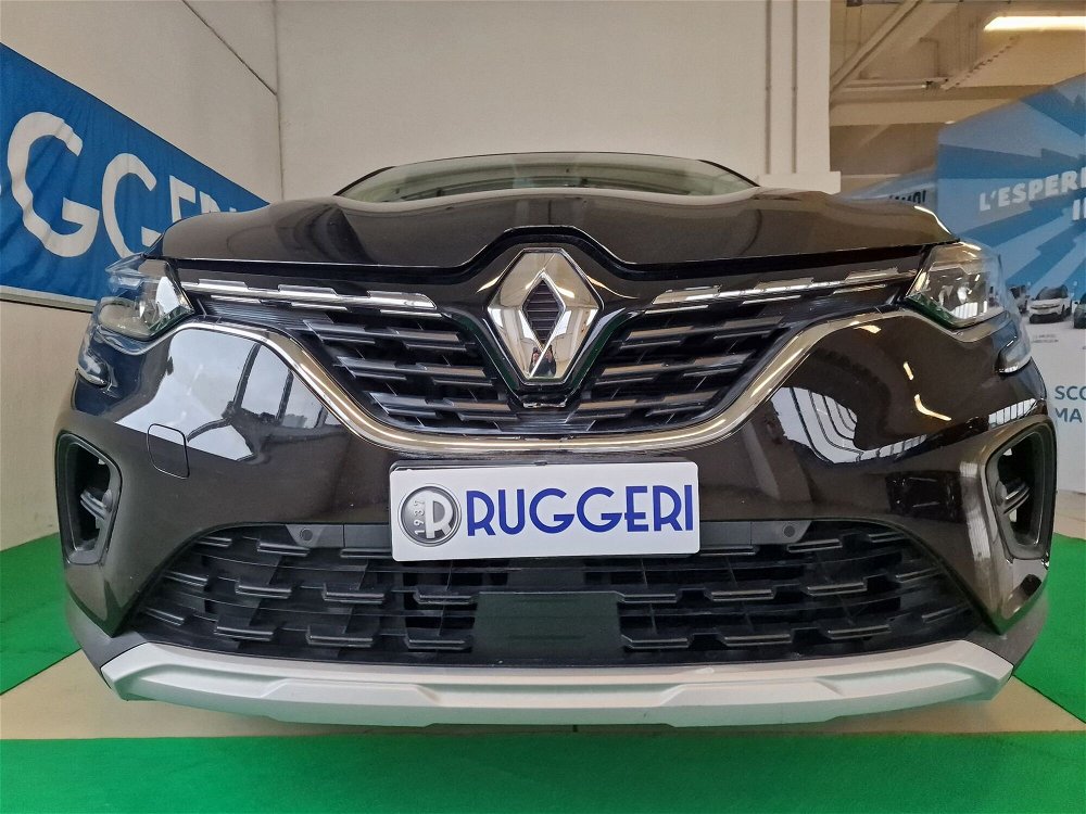 Renault Captur Plug-in Hybrid E-Tech 160 CV Intens  del 2021 usata a Rimini (3)