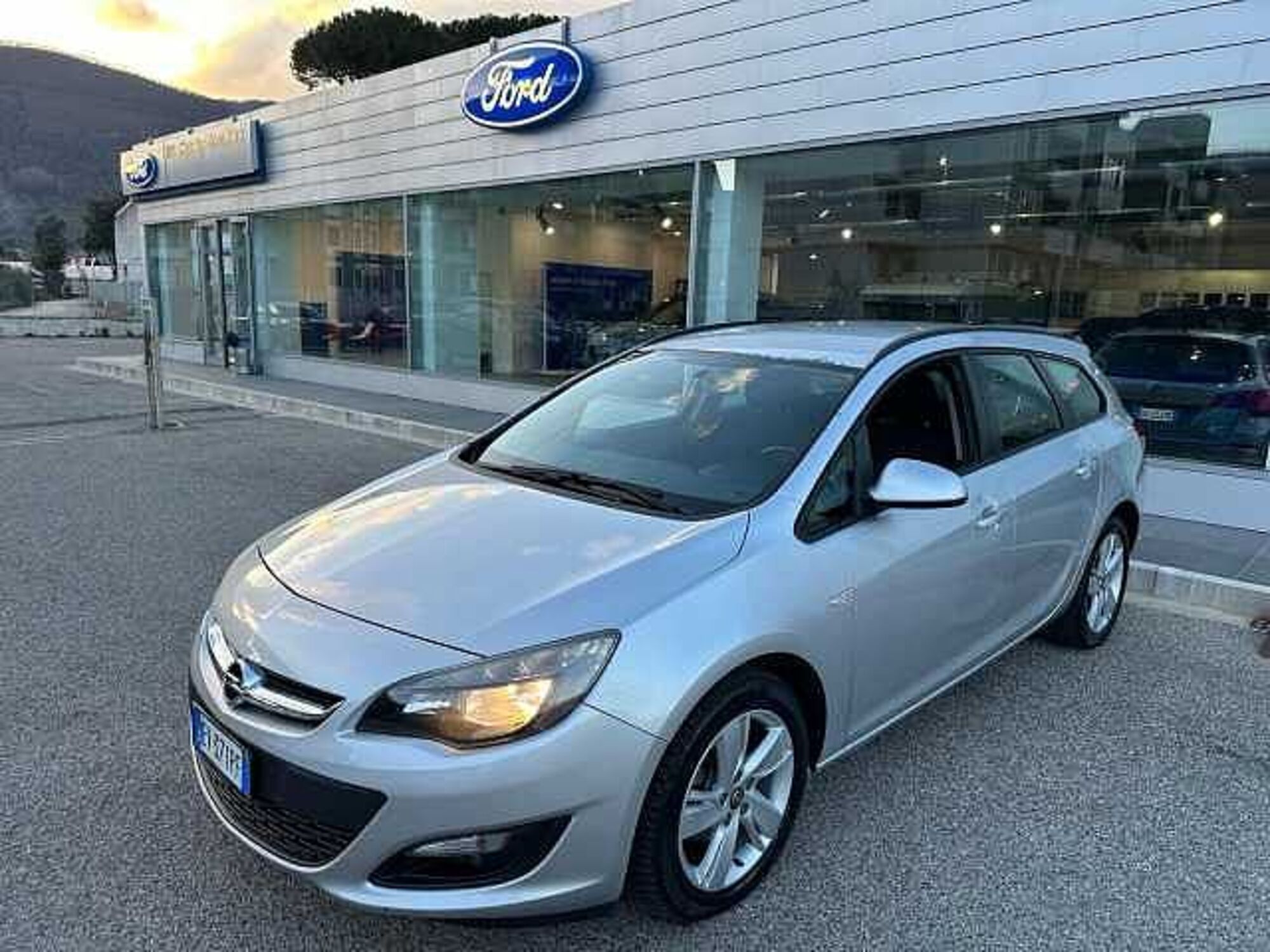 Opel Astra Station Wagon 1.7 CDTI 110CV Sports Elective  del 2014 usata a Mercogliano