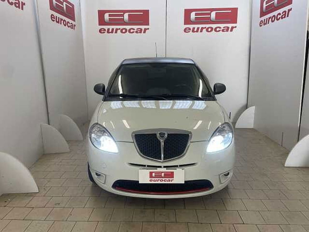 Lancia Ypsilon usata a Napoli (2)