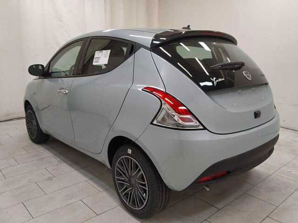 Lancia Ypsilon nuova a Cuneo (4)