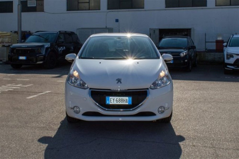 Peugeot 208 82 5 porte Active  del 2015 usata a Fondi (2)
