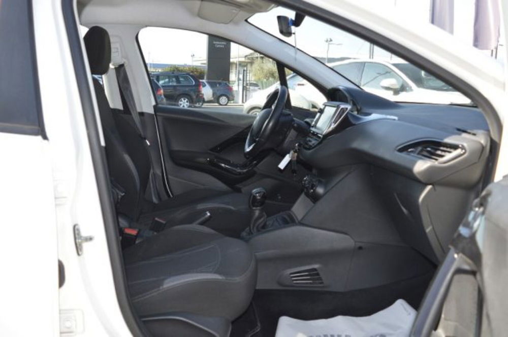 Peugeot 208 usata a Latina (8)