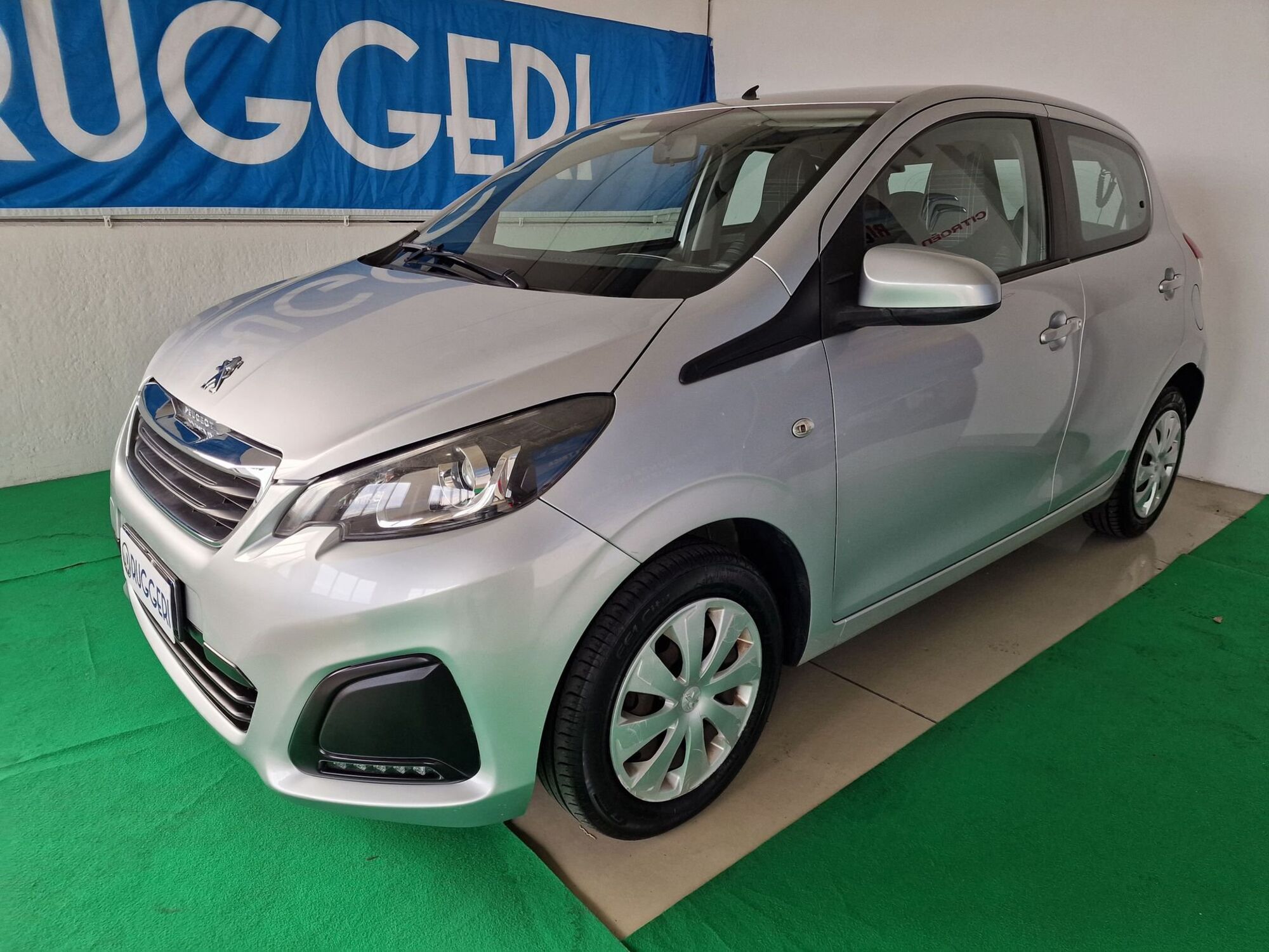 Peugeot 108 68 5 porte Active  del 2017 usata a Rimini