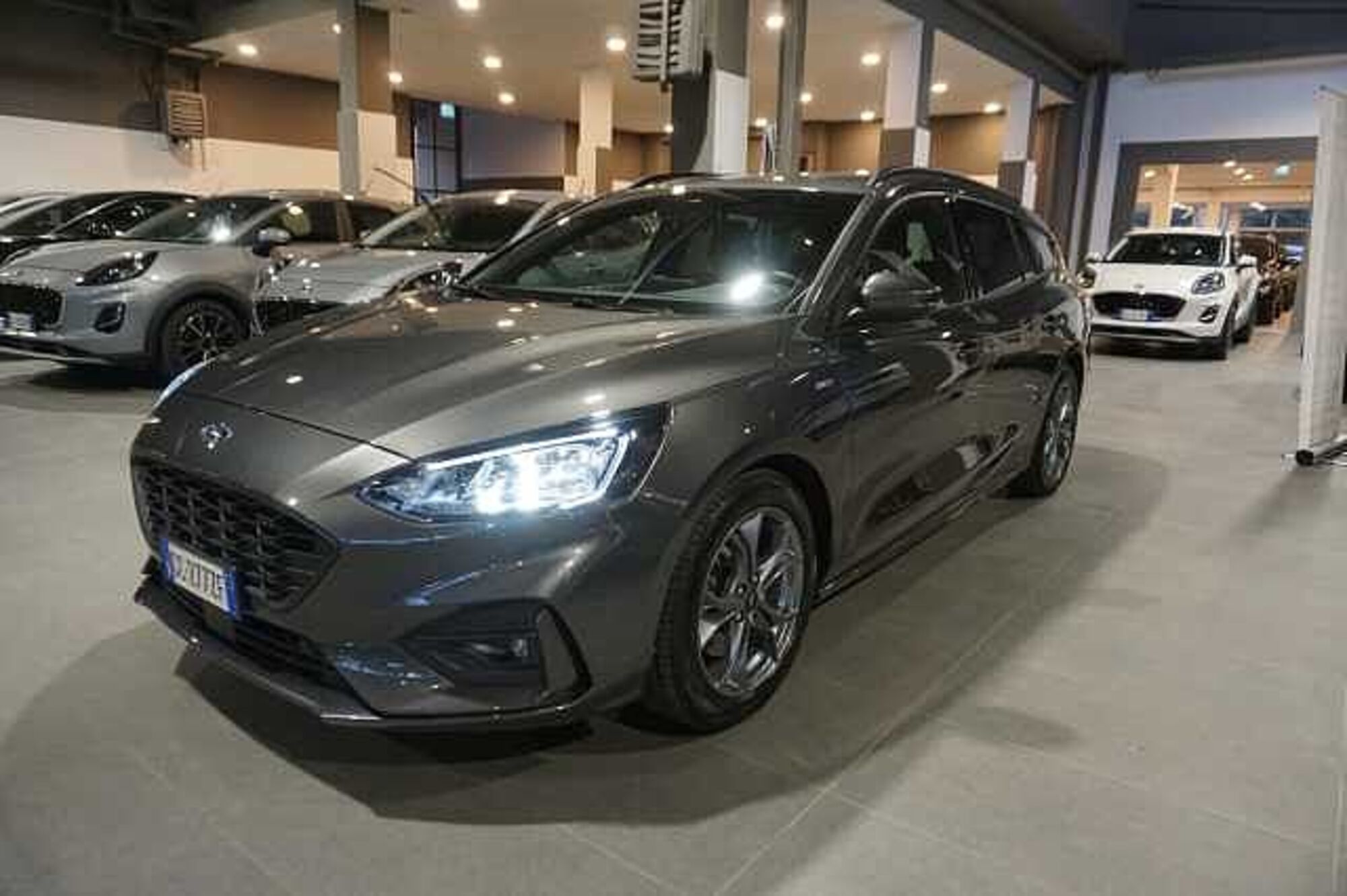 Ford Focus Station Wagon 1.0 EcoBoost Hybrid 125 CV SW ST-Line  del 2020 usata a Bologna