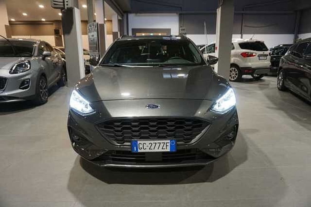 Ford Focus Station Wagon 1.0 EcoBoost Hybrid 125 CV SW ST-Line  del 2020 usata a Bologna (2)