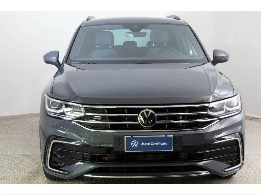 Volkswagen Tiguan 2.0 TDI 150 CV SCR DSG 4MOTION Life del 2022 usata a Paruzzaro (2)