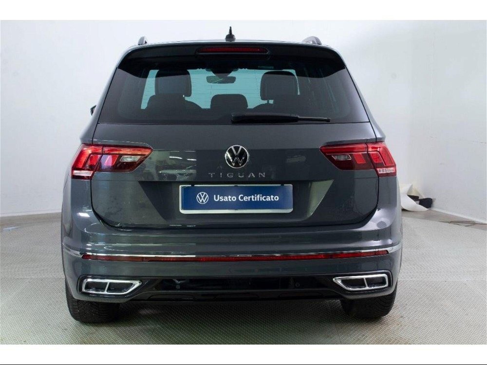 Volkswagen Tiguan 2.0 TDI 150 CV SCR DSG 4MOTION Life del 2022 usata a Paruzzaro (5)