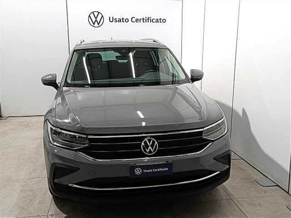 Volkswagen Tiguan 1.5 TSI ACT Life del 2021 usata a Brivio (2)