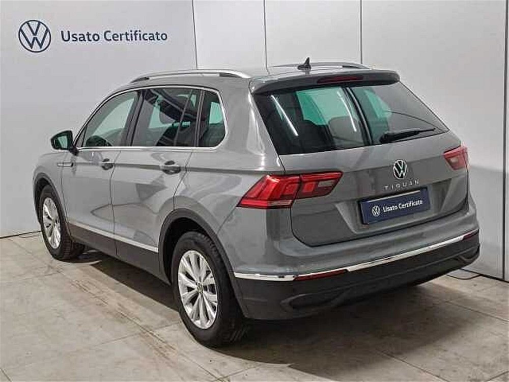 Volkswagen Tiguan 1.5 TSI ACT Life del 2021 usata a Brivio (3)