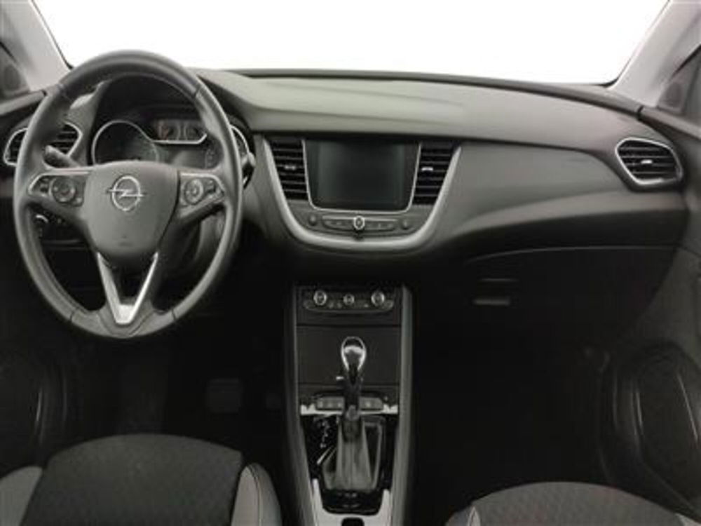 Opel Grandland X usata a Bari (11)